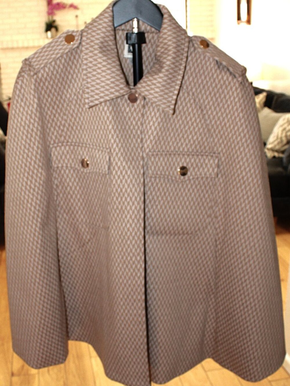 NWOT Anne Klein Herringbone Cape Coat Size L